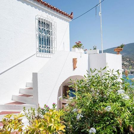 Traditional House Under The Clock Tower With Sweet View Poros Town Dış mekan fotoğraf
