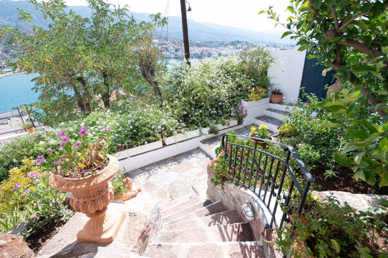 Traditional House Under The Clock Tower With Sweet View Poros Town Dış mekan fotoğraf