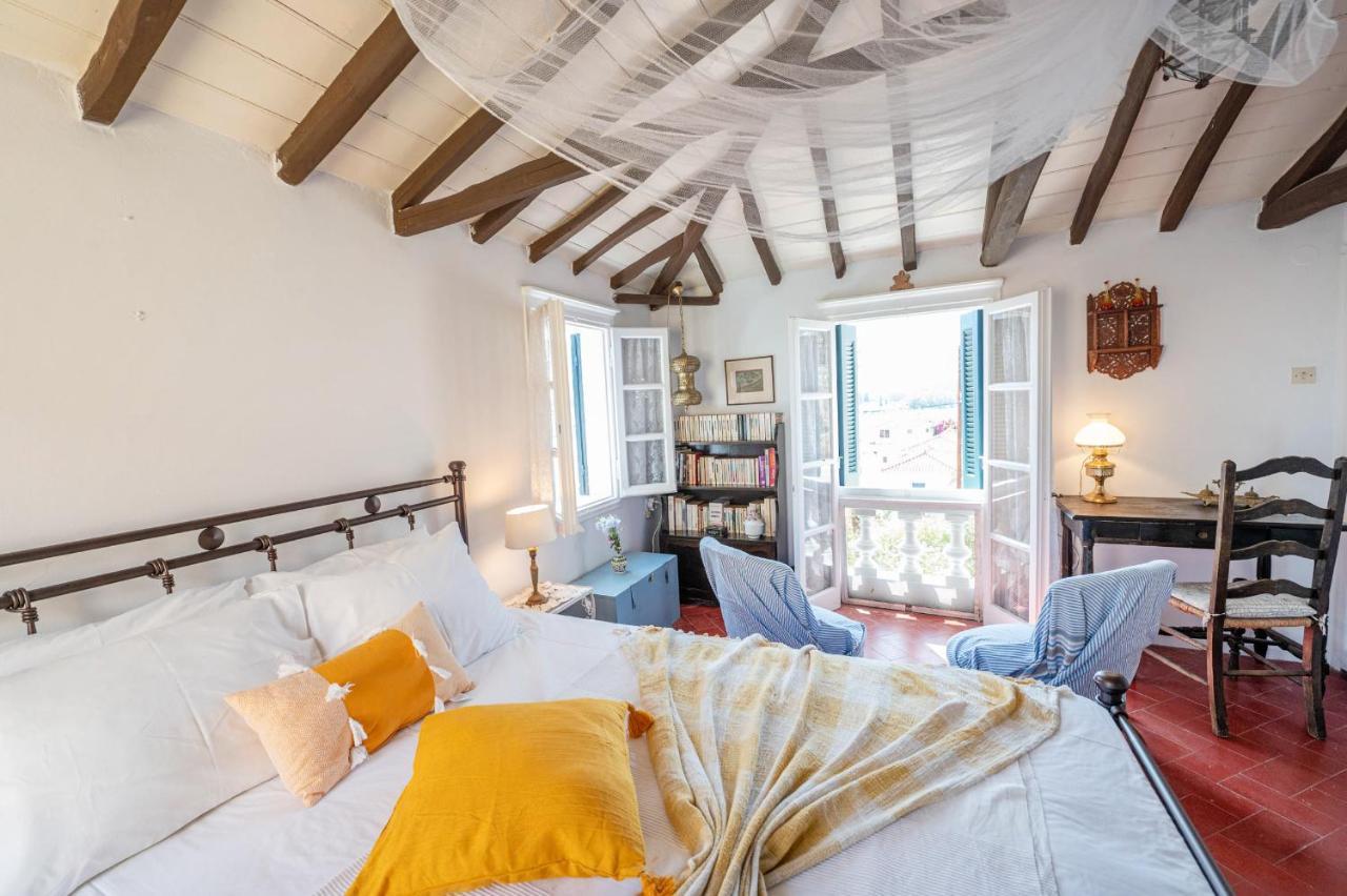 Traditional House Under The Clock Tower With Sweet View Poros Town Dış mekan fotoğraf