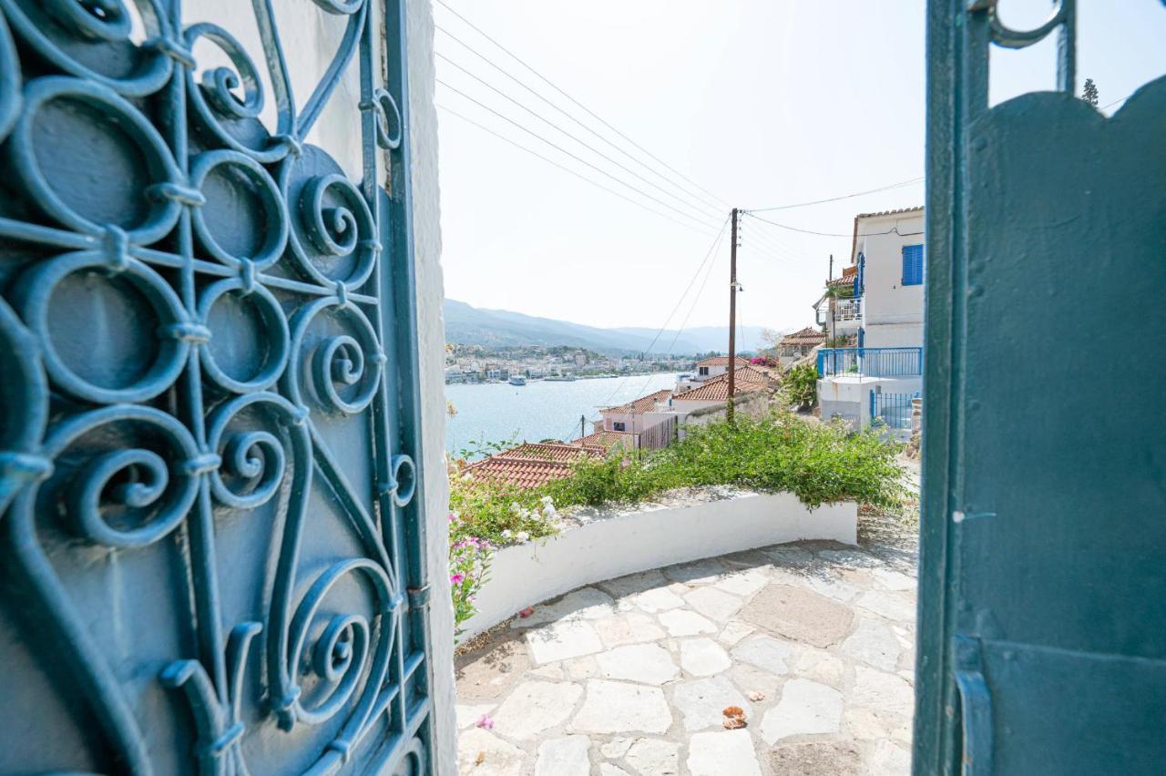 Traditional House Under The Clock Tower With Sweet View Poros Town Dış mekan fotoğraf