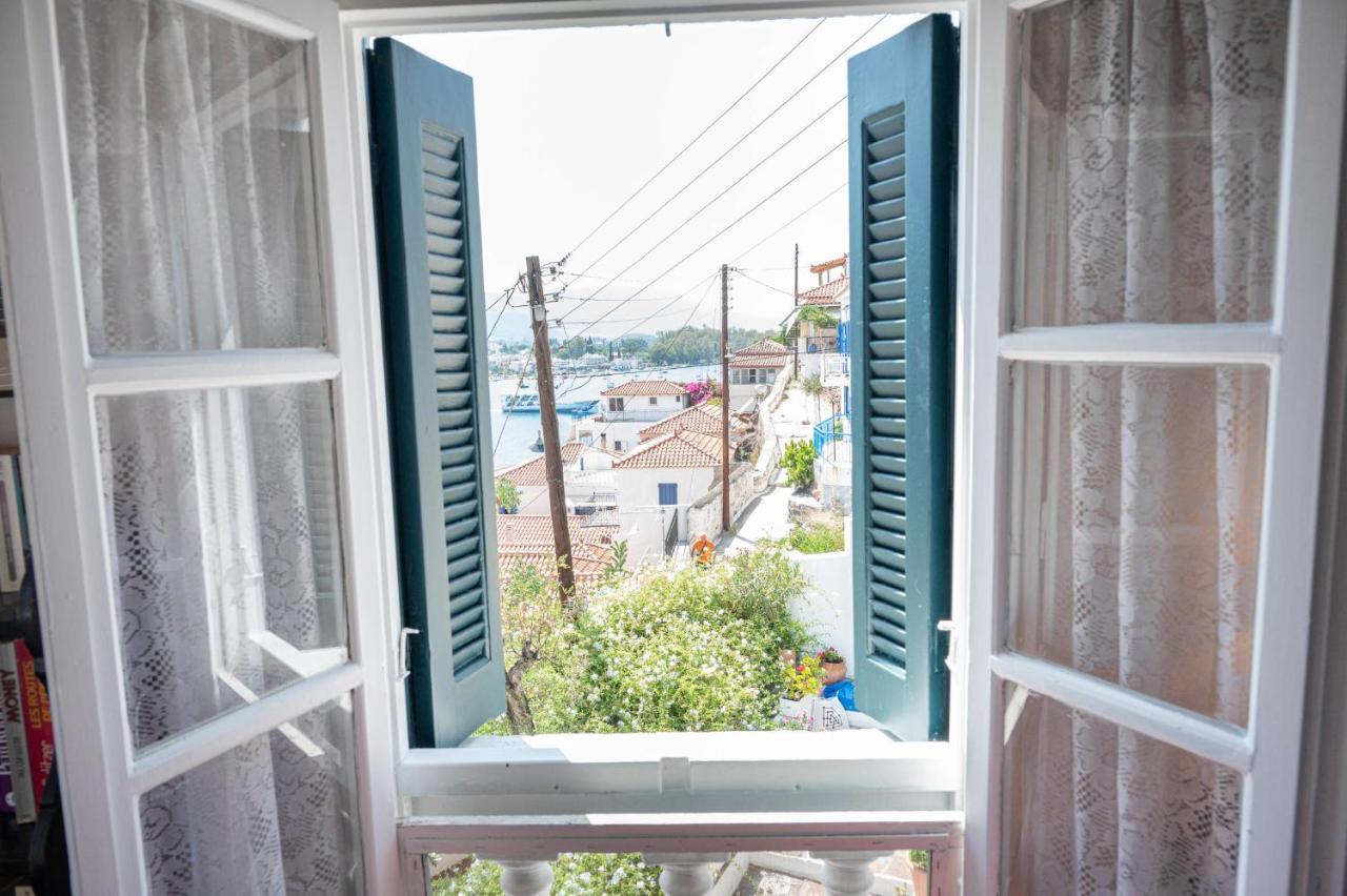 Traditional House Under The Clock Tower With Sweet View Poros Town Dış mekan fotoğraf