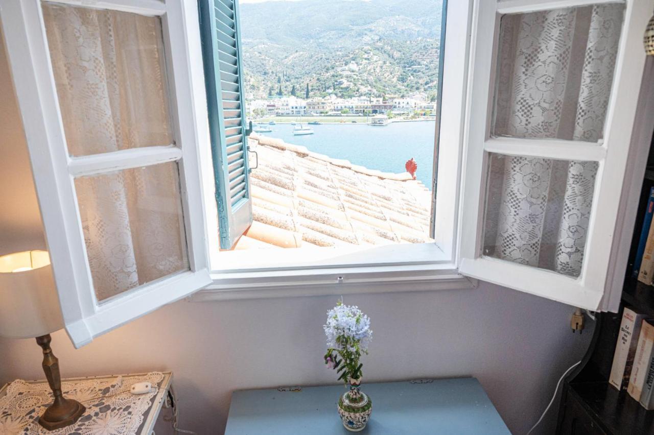 Traditional House Under The Clock Tower With Sweet View Poros Town Dış mekan fotoğraf