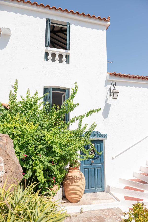 Traditional House Under The Clock Tower With Sweet View Poros Town Dış mekan fotoğraf