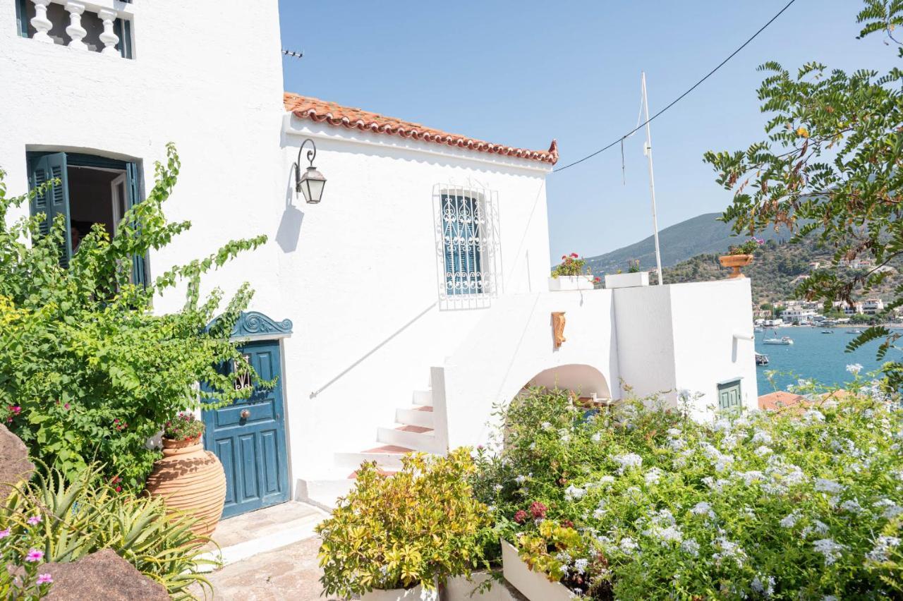 Traditional House Under The Clock Tower With Sweet View Poros Town Dış mekan fotoğraf
